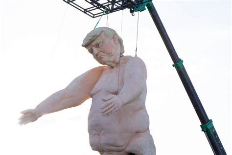 nude do trump|Naked Donald Trump statue near Las Vegas branded deplorable。